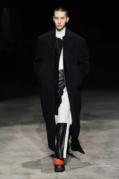 Look 2